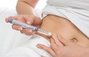 diabetic injecting insulin